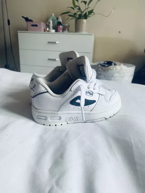 Unisex/toddler fila trainers Size 7 Uk