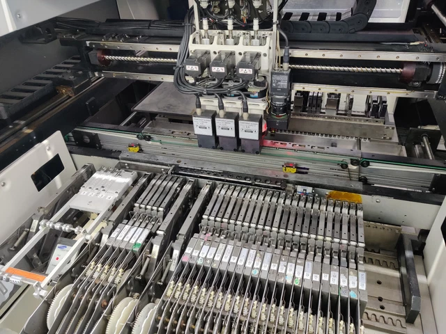 Samsung CP40LV SMT Placement Machine with Feeders and Spare Parts
