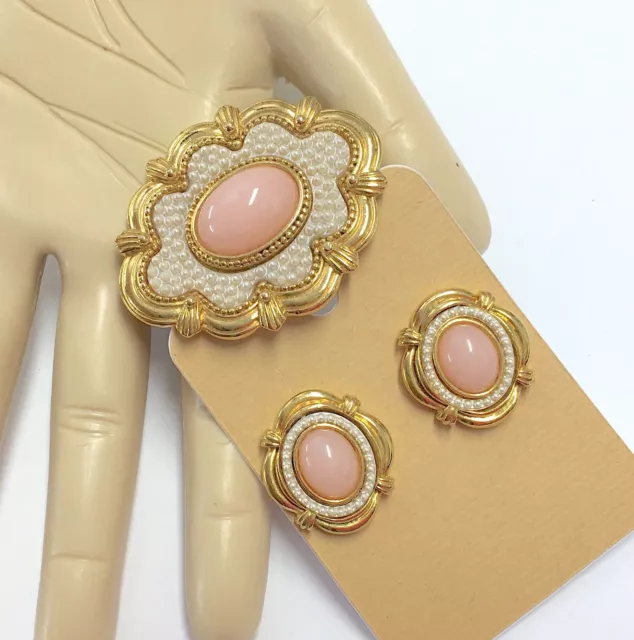 VTG Gold-Tone Pink Stone w/Tiny White Pearls Oval Brooch & Post Earring Set 2