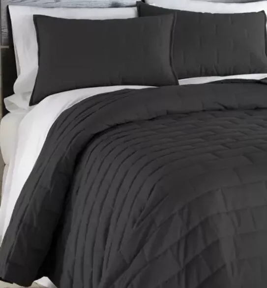 Lightweight 3-Piece Embroidered Brickyard Solid Color Quilt Set black