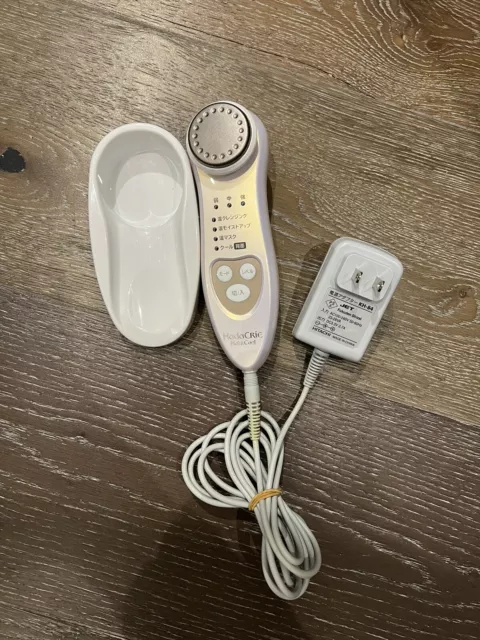 Great Condition - HITACHI Hada Crie Hot & Cool CM-N3000-W White Facial Massager