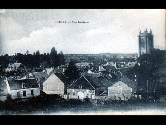 DONZY (58) VILLAS & EGLISE en 1930