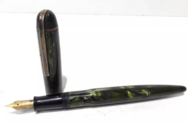 vintage Eversharp skyline fountain pen green marble effect body & 14k gold nib