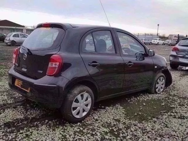 17778 H9B 2010-2016 Nissan Micra K13 Ns Passagers Porte Arrière Charnière Inférieure Noire 2