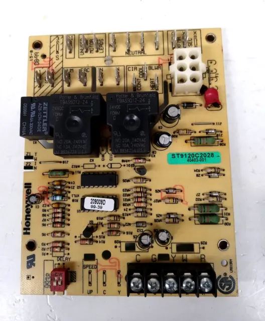 Honeywell ST9120C2028 Furnace Control Circuit Board 40403 001