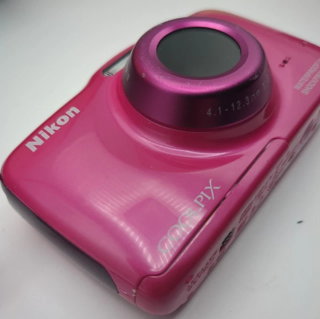 Appareil Photo Numérique Nikon Coolpix S32 13.2MP Étanche 10m Rose - Occasion Avec Accessoires