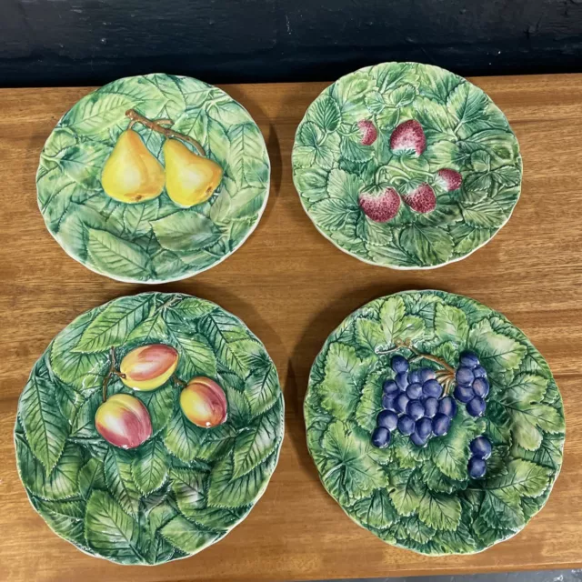 Italian Majolica Set of 4 Hand Painted Plates Green Leaves with fruit 8" B178