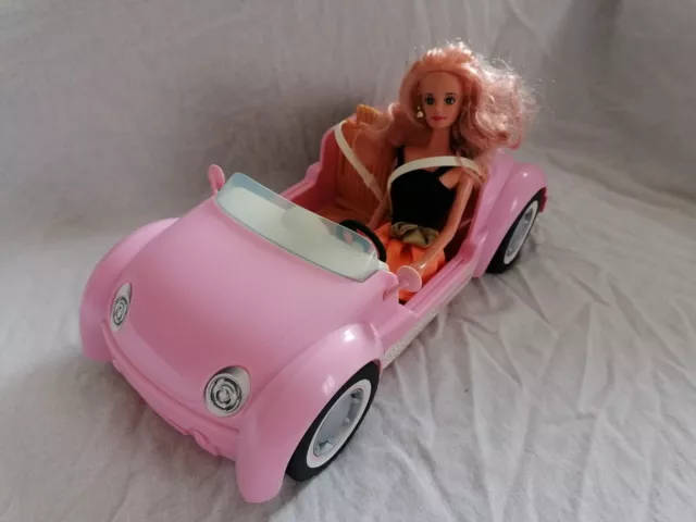 Véhicule convertible 2 places Barbie, voiture rose avec roues roulantes et  détails réalistes, cadeau pour les enfants de 3 à 7 ans 