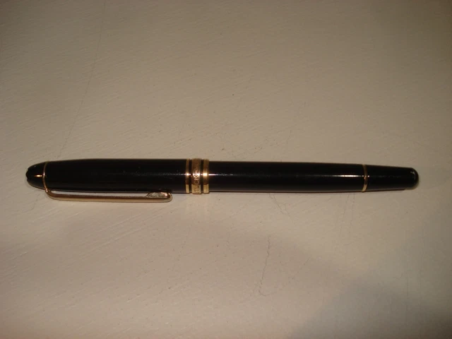 Montblanc Meisterstuck black /gold trim ball point pen used read description