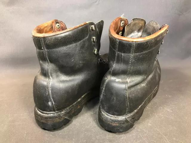 Ancienne chaussures de randonnée en cuir pointure 40 / 41 vintage semelle vissée 3