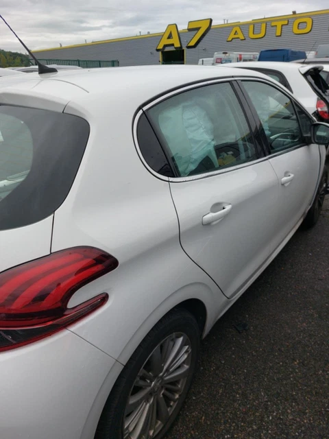 PARE CHOC ARRIERE PEUGEOT 208 1 PHASE 2 1607254580 EUR 100,00 - FR