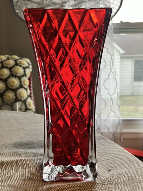 Ruby Red Cut To Clear Cased Square Bottom Diamond Cut Crystal Art Glass Vase 8”