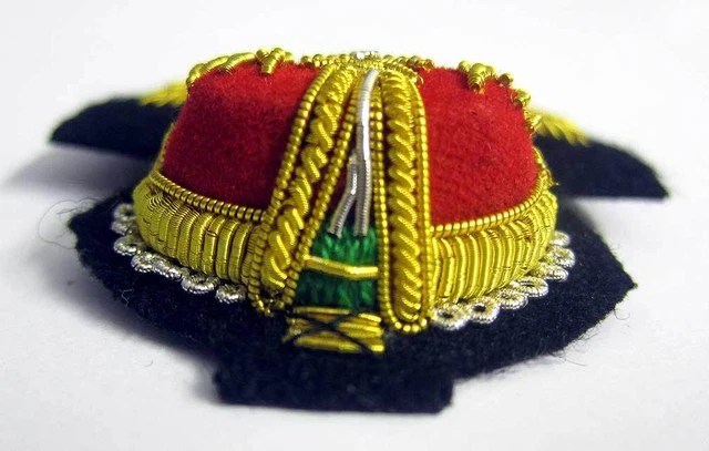 WW2 RAF OFFICER Cap Badge WWII Hat private purchase Kings Crown Royal ...