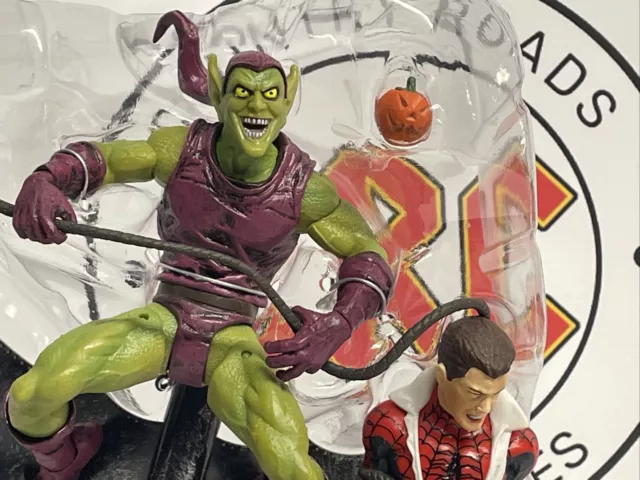 Diamond Select Toys Marvel Select Green Goblin Action Figure