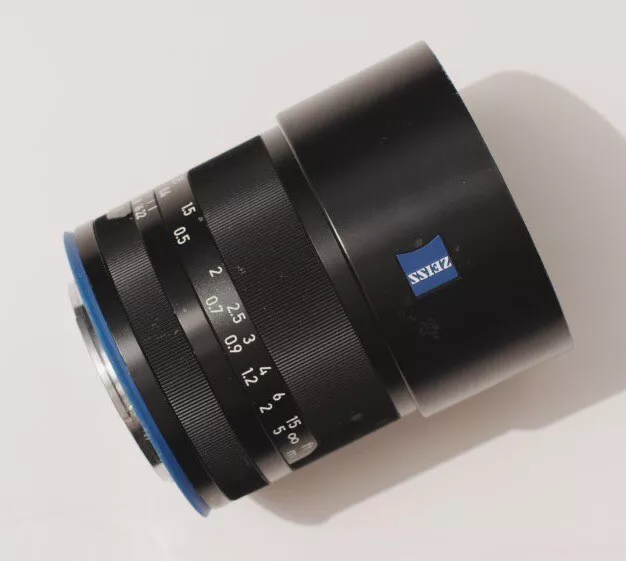 ZEISS Biogon T Loxia 35mm f/2 Lens For Sony