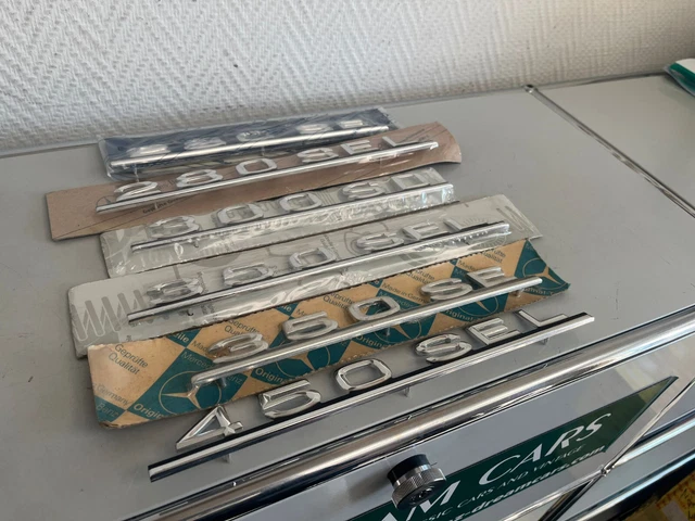 1139/ Mercedes-Benz Emblem Schriftzug Typenschild LKW Bus W601