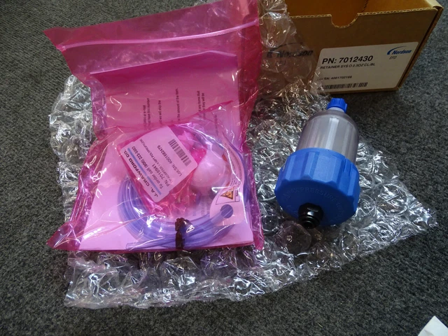 Nordson 7012430 EFD Optimum RETAINER SYS O 2.5OZ CL/BL
