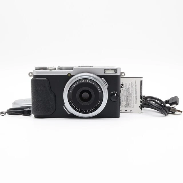 FUJIFILM X70 SILVER X70-S Large Diameter 18.5Mm F2.8