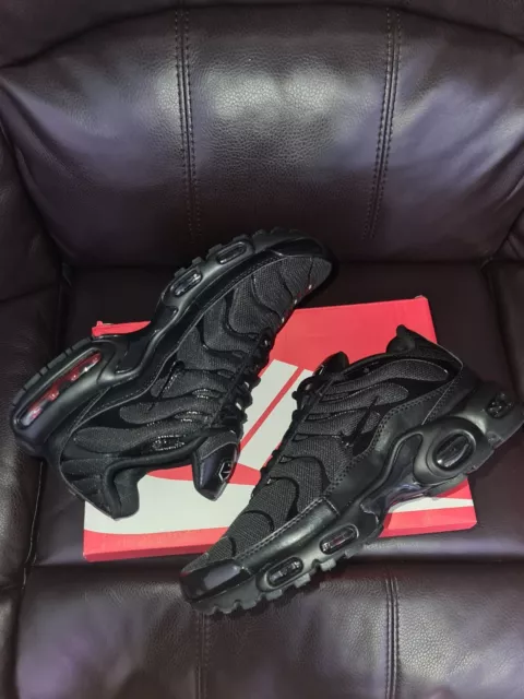 NIKE AIR MAX Plus Tn Triple black Size UK 9 Brand New In Box