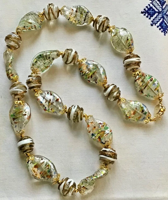 Collier Perles De Verre Murano – Torsion, Feuille D'argent Et Points De Couleurs