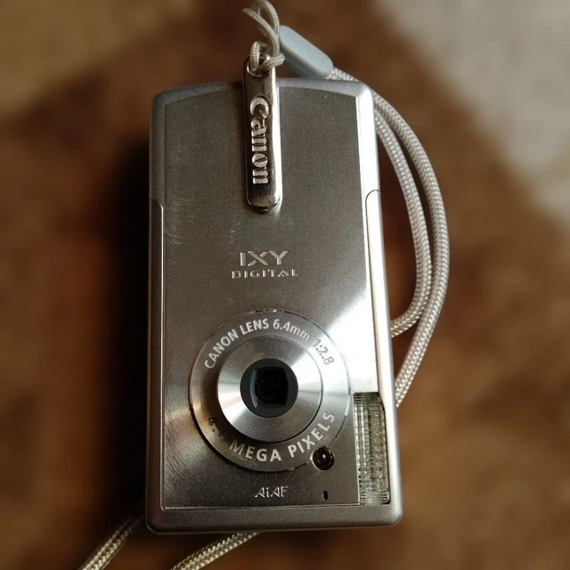 CANON IXY DIGITAL PC1060 Compact Digital Camera Tested Working