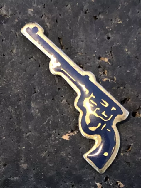 Nice Six Shooter ENAMEL PIN Badge Button Lapel Pistol Revolver Gun