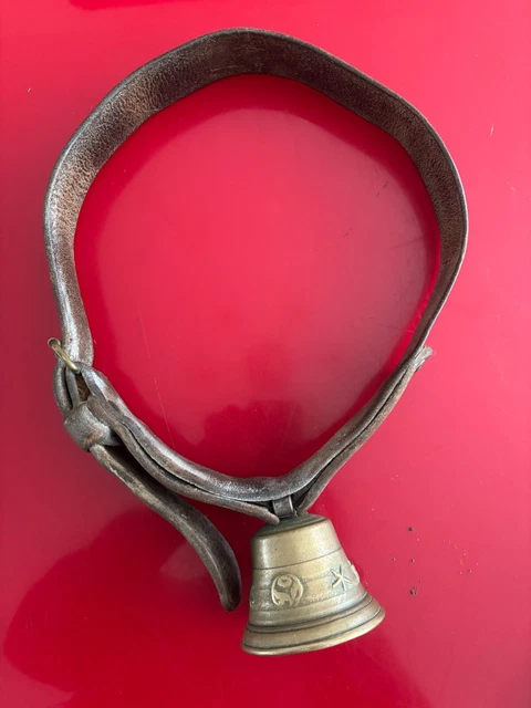 Ancien Collier De Chèvre/mouton En Cuir Avec Cloche Et Grelot En Bronze - Authentique Pièce D'Avignon