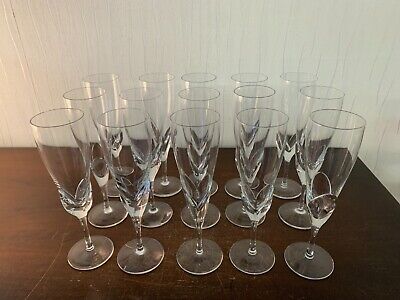 11 flûtes à champagne en cristal Daum France prix à la pièce 