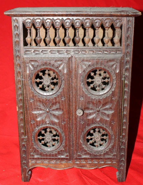 Ancienne petite armoire mobilier de poupée en carton vintage jouet ancien