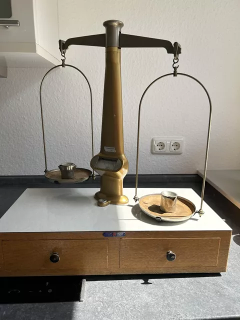 Apotheken Feinwaage aus den 1960er gebraucht. Marke: August Sauter Antik