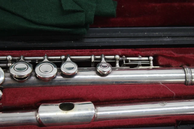 Yamaha Flute In Hard Case 211SII 4