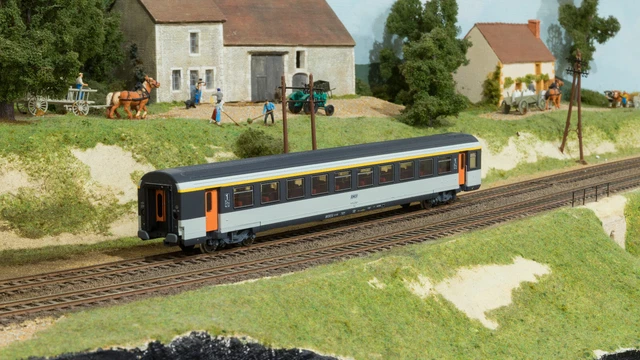 ROCO VOITURE CORAIL SNCF 1 ére classe aménagement intérieur $37.30