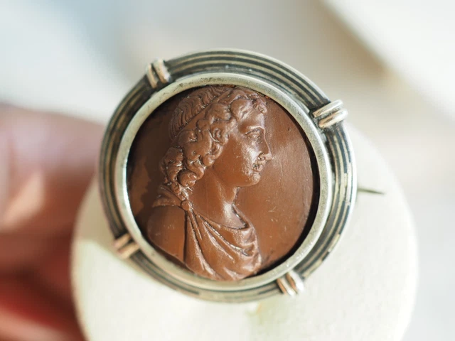 Broche / Pendentif Victorien En Argent - Camée Lave Haut Relief Buste De Femme - Occasion