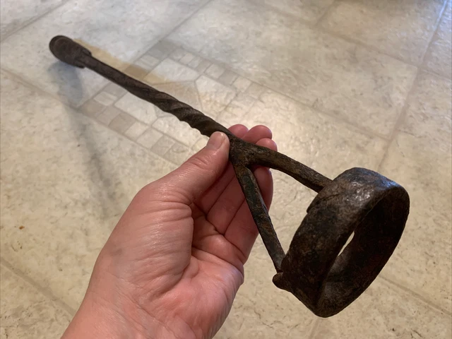 18th Century Hand Forged Iron Branding Iron Round Shaped Stamp W Twist In Handle