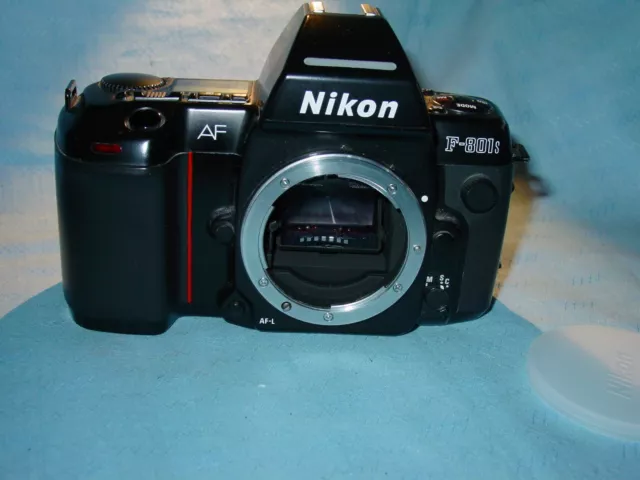 Nikon   F – 801s  Analoge Klein Bild kamera
