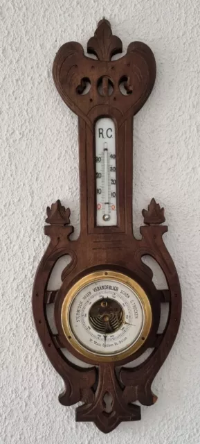 Schöner verzierter Jugendstil Barometer mit Glasthermometer in Nussbaum 1910