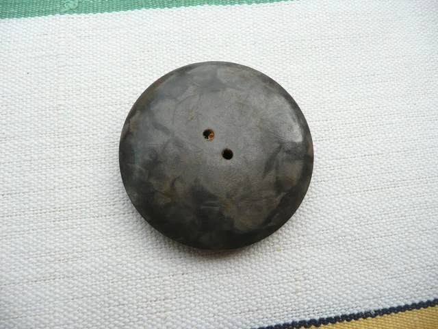 beau bouton ancien en bakélite