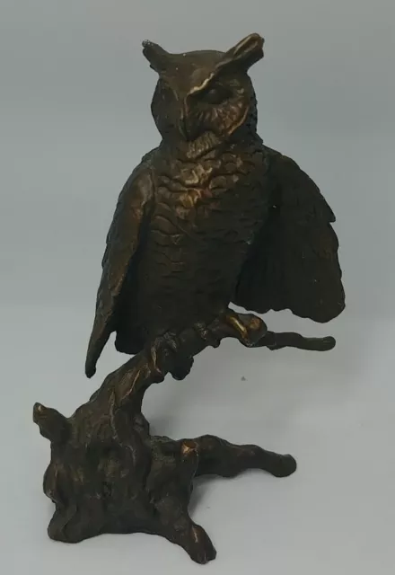 Vintage 1986 Avon Source of Fine Collectibles Cast Bronze Owl Figurine (I1-2)
