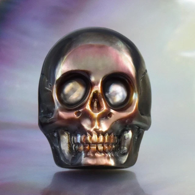 Skull Design Penguin-Wing Oyster Shell & Paua Abalone Carving Cabochon 3.66 g