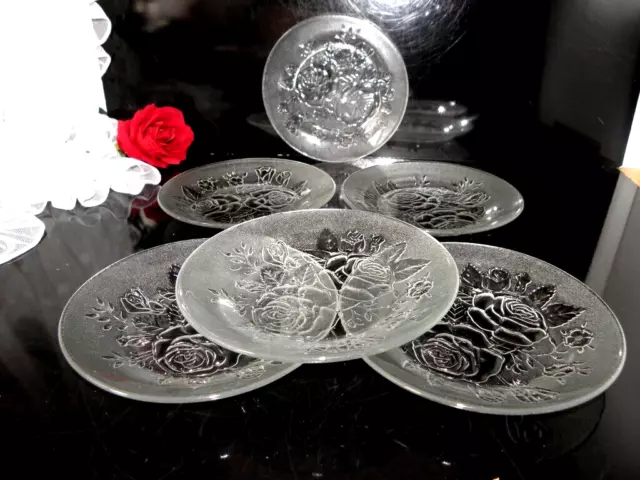 6 flache Glasschälchen Rosen Relief Pressglas Vintage Ø 18 cm