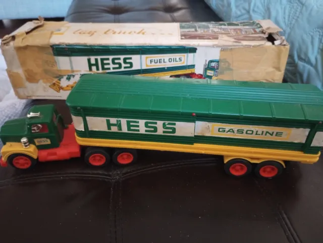 1975 Hess Toy First Box Trailer