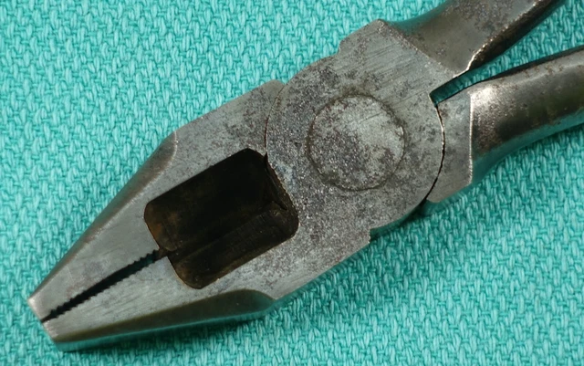 Late 1950's KRAEUTER USA No. 1830- 7" Lineman, Electrician Side Cutting Pliers 7
