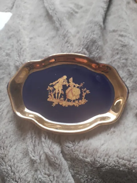 La Reine Porcelain Limoges   Miniature Oval Plate