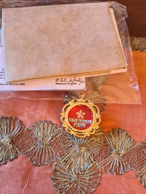 B3 RELIC RELIQUIA Santa Bakhita  EX OSSIBUS