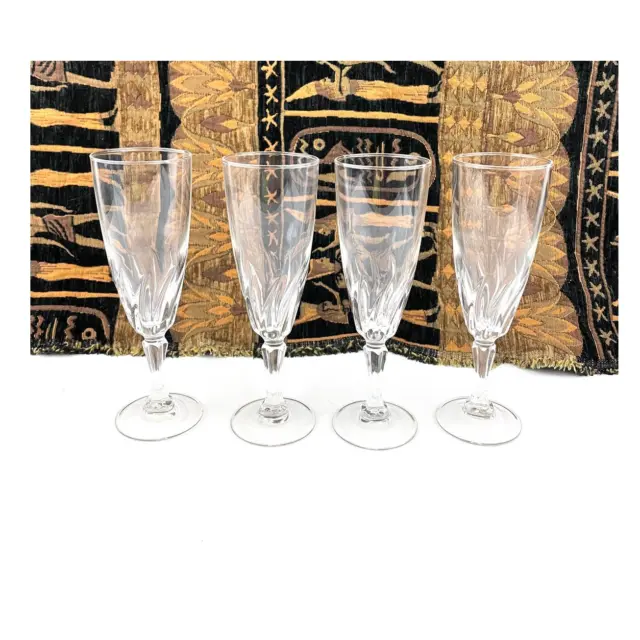https://www.picclickimg.com/nKYAAOSwvJRlk4pt/VTG-Set-of-4-Clear-Glass-Champagne-Flute.webp
