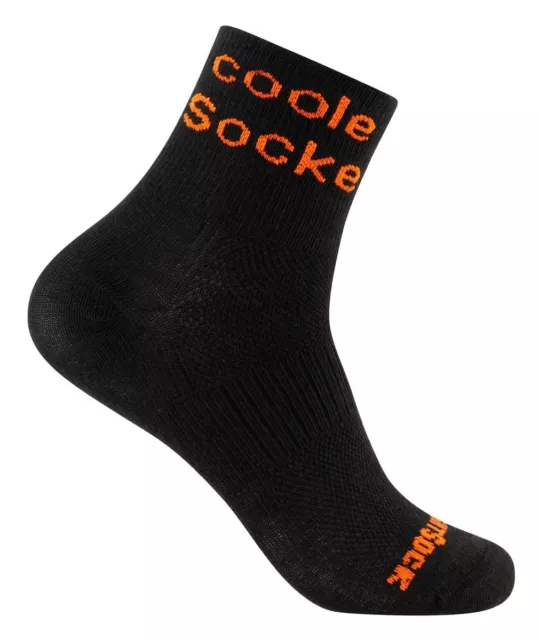 WrightSock Sportsocke in schwarz - Aufschrift Coole Socke, Anti-Blasen-System