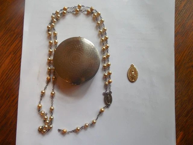 VINTAGE   SILVER ROSARY CASE And ROSARY