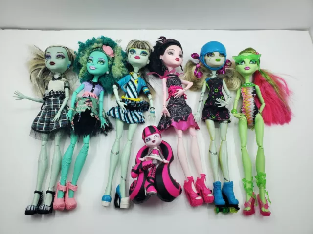 Monster High Doll Lot. 6 Dolls & 1 Vinyl Figure. 2008, 2013, 2012