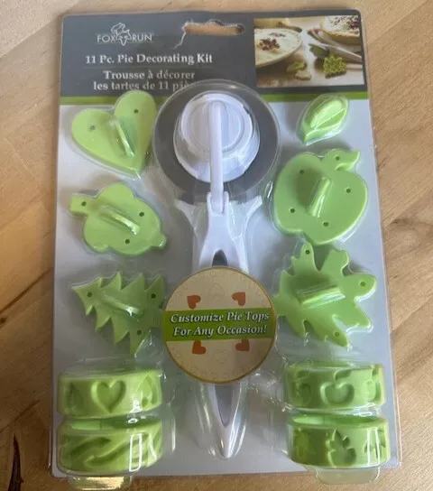 FOX RUN Pie Decorating Kit, 11 Piece Set