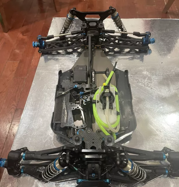 Team Associated RC8T4 1/8 4WD Off-Road Nitro Truggy Roller